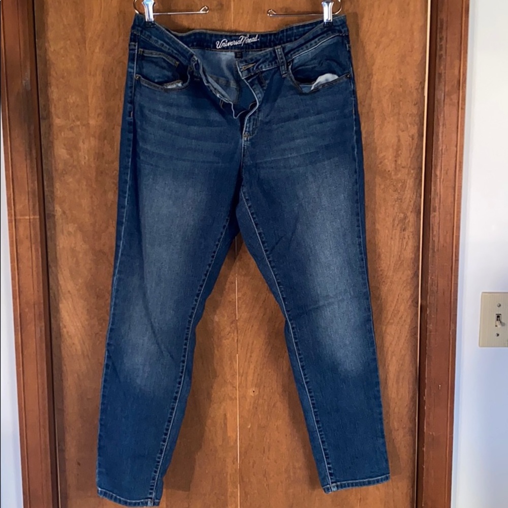 Universal thread jeans